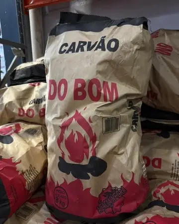 Sacos de carvão Do Bom na loja